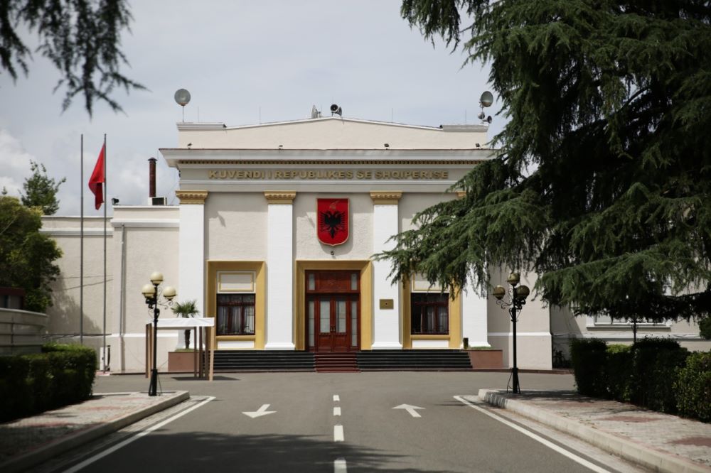 Kuvendi i kërkon BSH të forcojë monitorimin e kredive për ndërtimin dhe pasuritë e paluajtshme